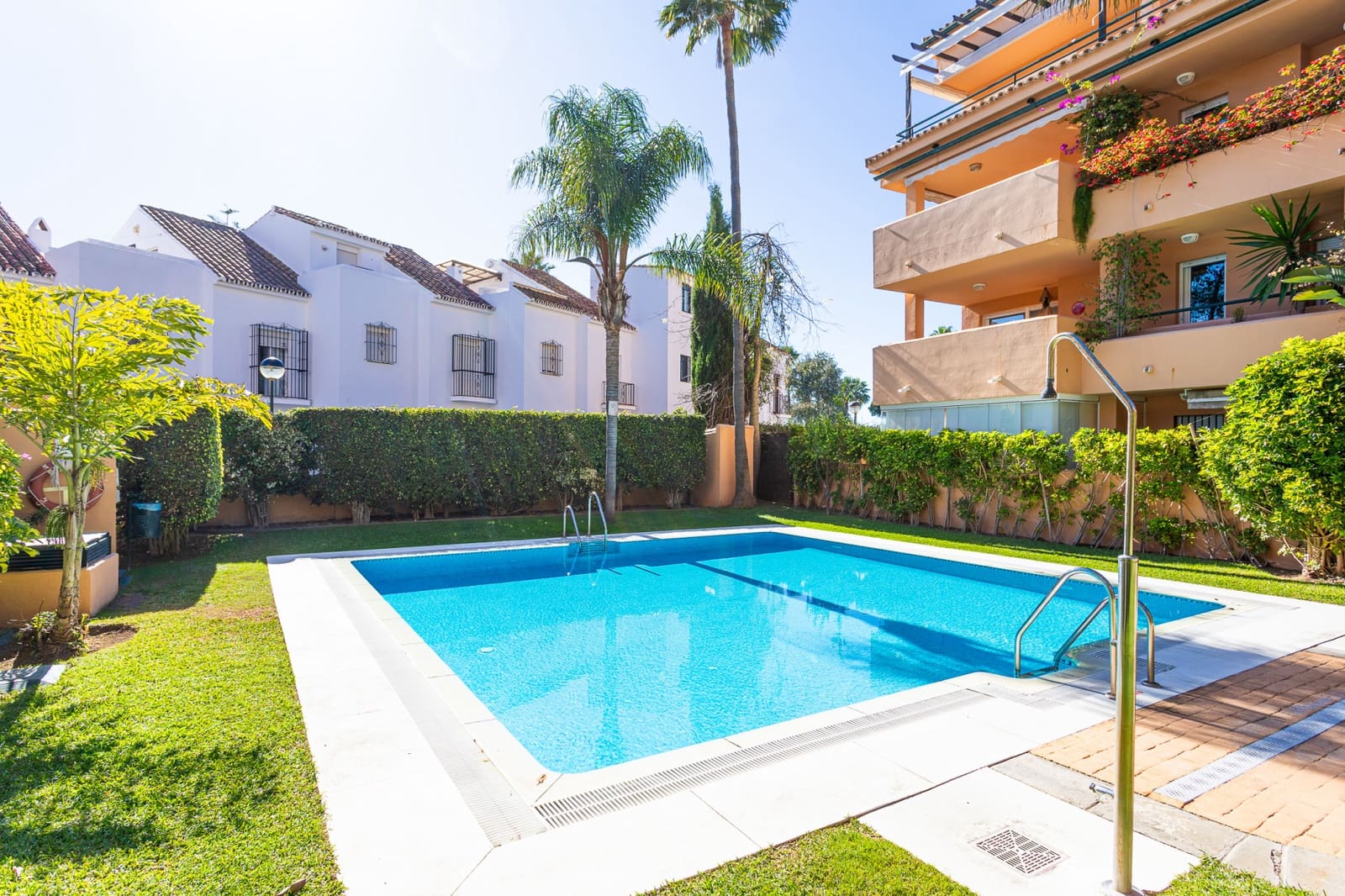 2 soveværelse Lejlighed til salg i Marbella med swimmingpool garage - € 650.000 (Ref: 9390055)