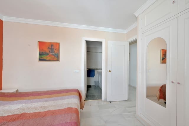 2 bedroom Penthouse for sale in Calahonda, Mijas with pool garage - € 340,000 (Ref: 9406085)