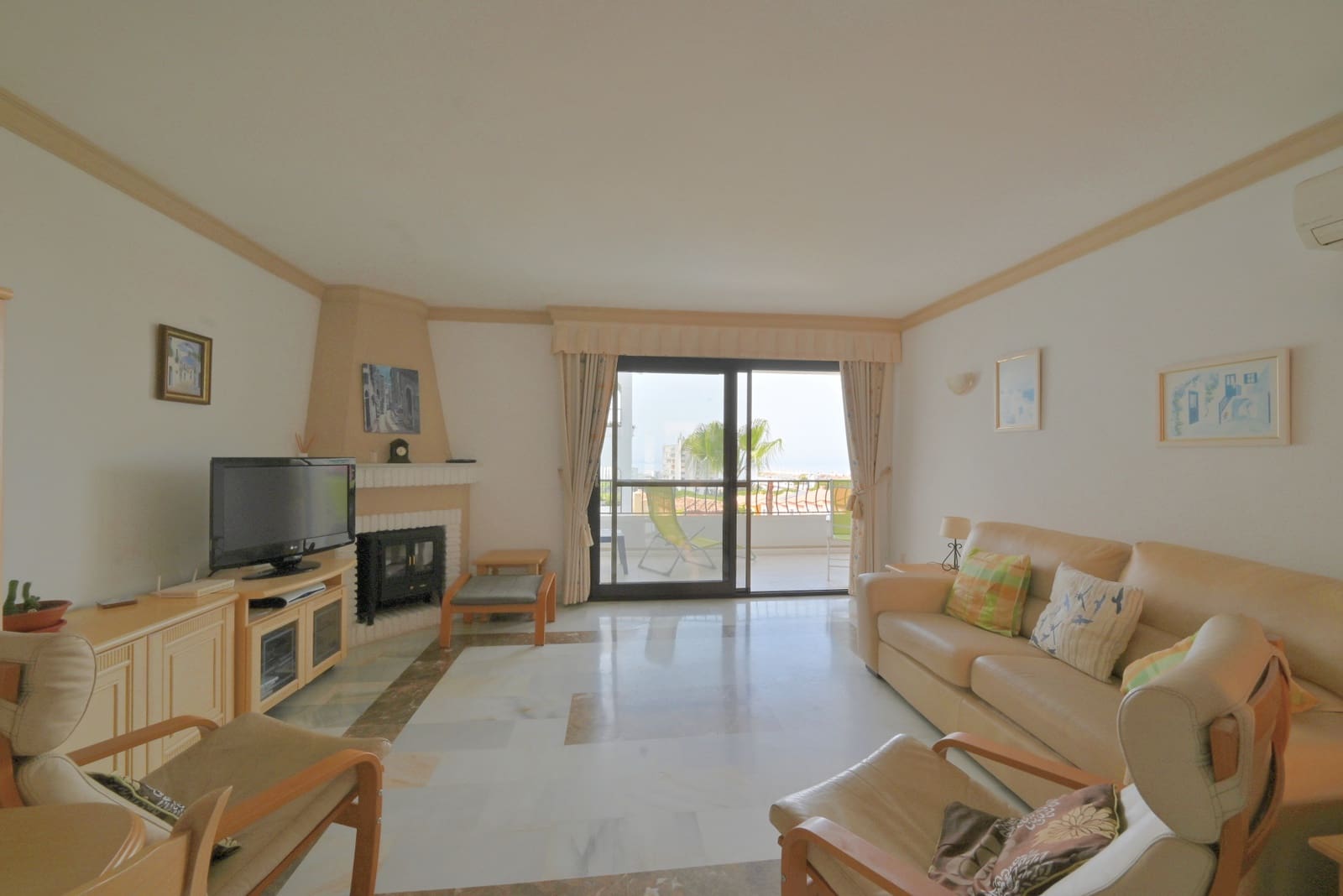 2 bedroom Penthouse for sale in Calahonda with pool garage - € 340,000 (Ref: 9406085)