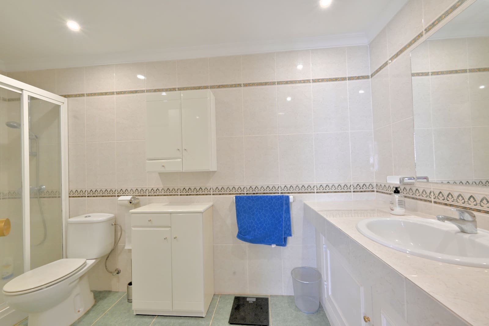 2 bedroom Penthouse for sale in Calahonda with pool garage - € 340,000 (Ref: 9406085)