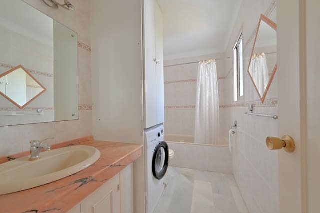 2 bedroom Penthouse for sale in Calahonda, Mijas with pool garage - € 340,000 (Ref: 9406085)