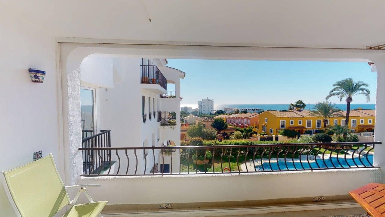 2 bedroom Penthouse for sale in Calahonda with pool garage - € 340,000 (Ref: 9406085)