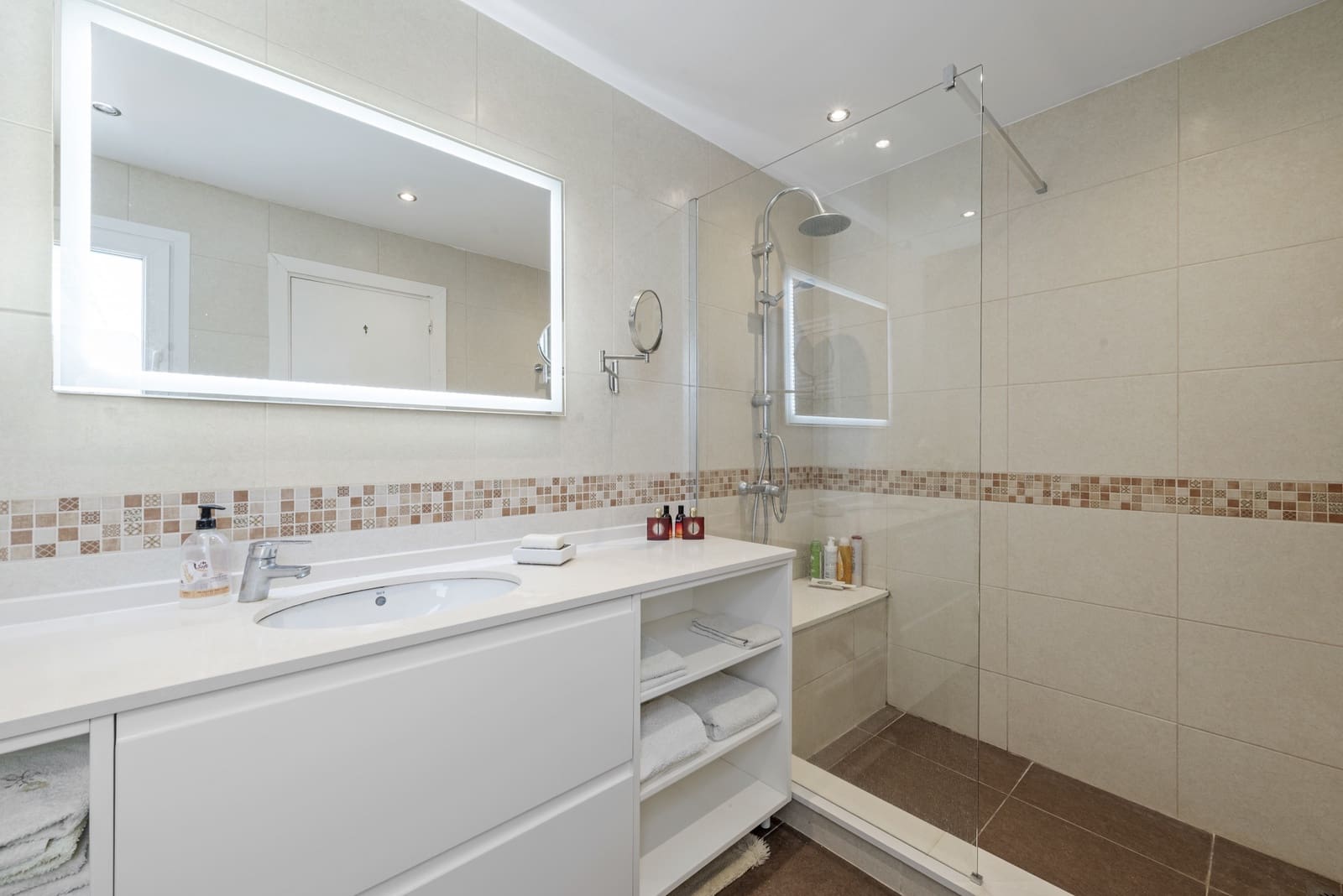 2 sovrum Takvåning till salu i Calahonda med pool - 370 000 € (Ref: 9406086)