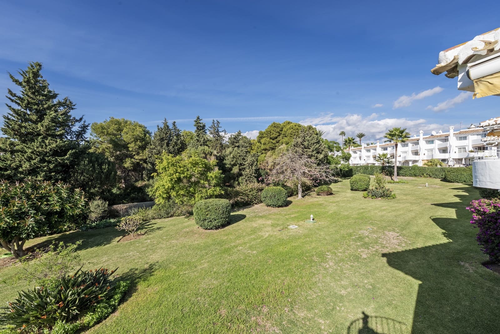 2 sovrum Takvåning till salu i Calahonda med pool - 370 000 € (Ref: 9406086)