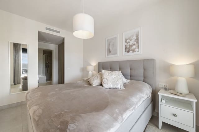 2 bedroom Apartment for sale in La Cala de Mijas, Mijas with pool garage - € 595,000 (Ref: 9413453)