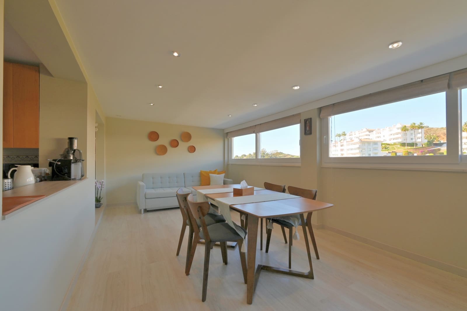 4 makuuhuone Omakotitalo myytävänä paikassa Calahonda mukana uima-altaan 
autotalli - 689 000 € (Ref: 9415730)