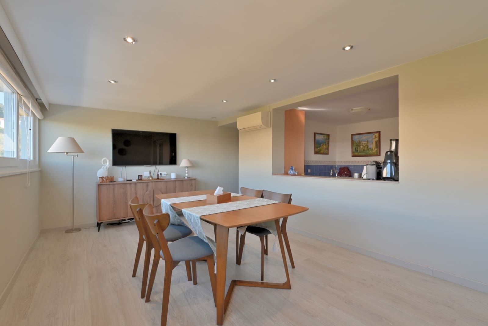 4 makuuhuone Omakotitalo myytävänä paikassa Calahonda mukana uima-altaan 
autotalli - 689 000 € (Ref: 9415730)