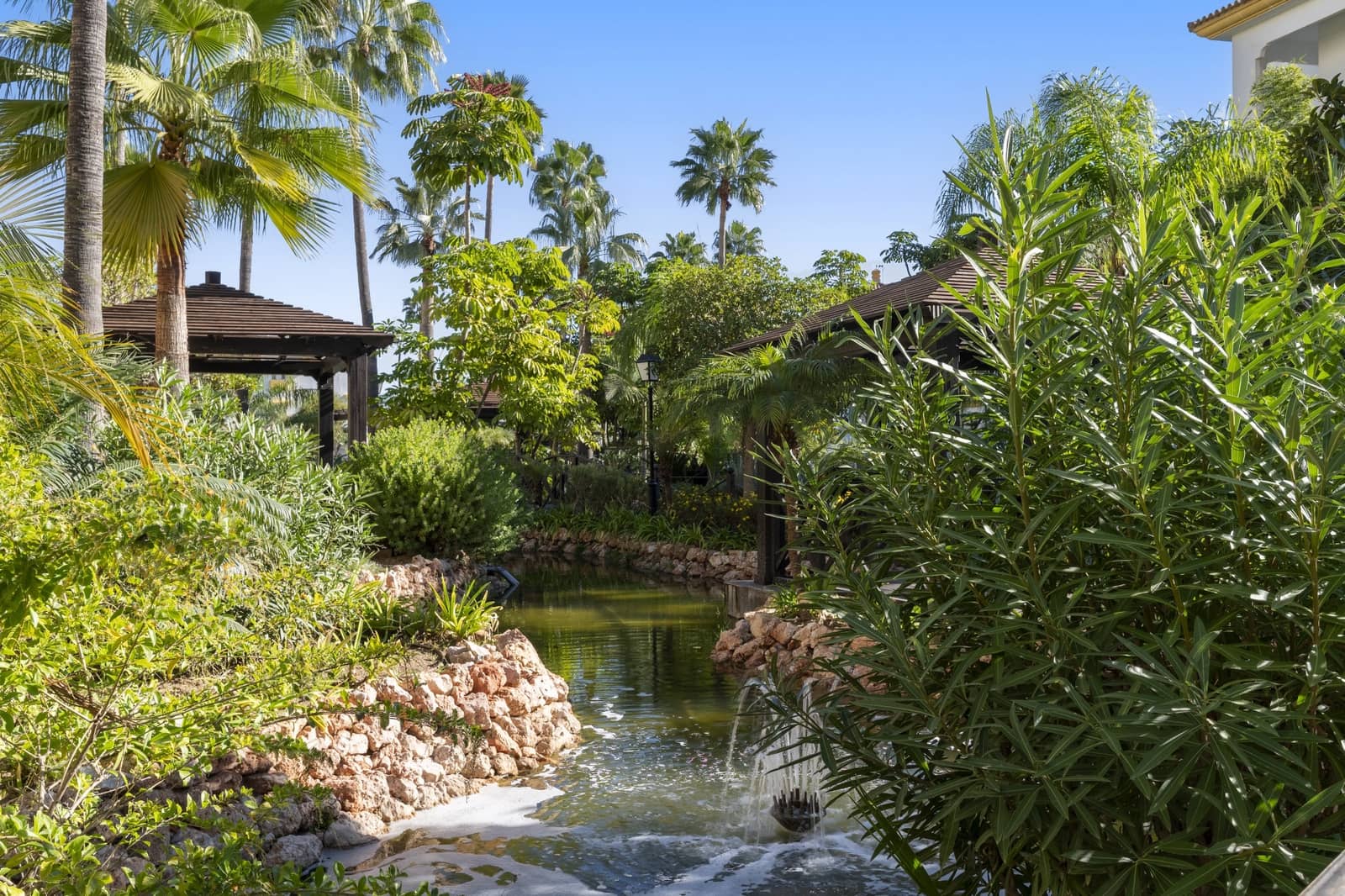 2 soveværelse Lejlighed til salg i La Cala de Mijas med swimmingpool garage - € 265.000 (Ref: 9422177)