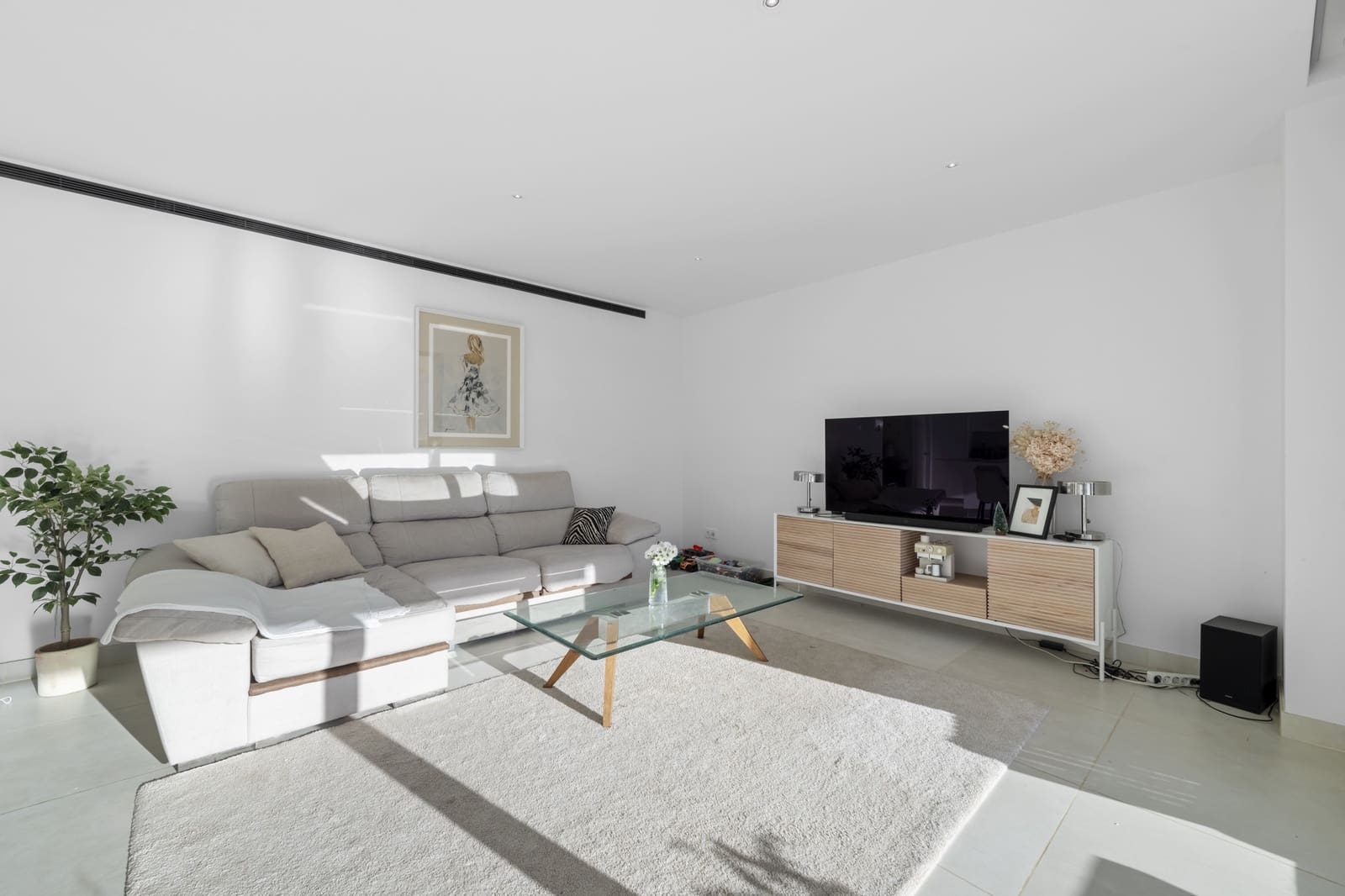 2 bedroom Apartment for sale in Fuengirola with pool garage - € 575,000 (Ref: 9430718)