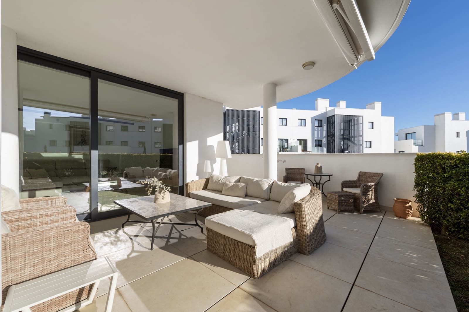 2 bedroom Apartment for sale in Fuengirola with pool garage - € 575,000 (Ref: 9430718)