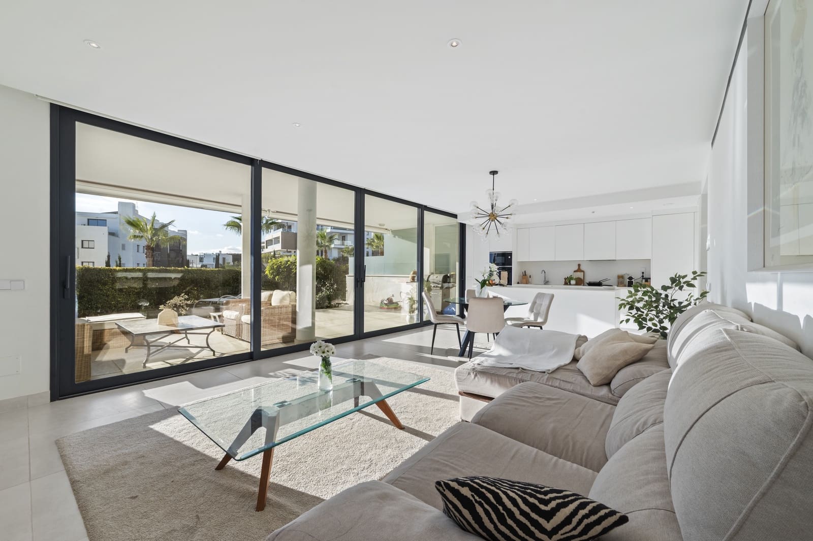 2 bedroom Apartment for sale in Fuengirola with pool garage - € 575,000 (Ref: 9430718)