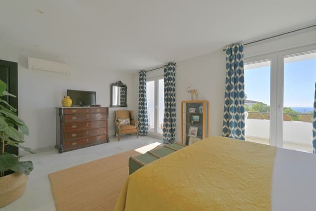4 chambre Maison de Ville à vendre à Calahonda, Mijas avec piscine garage - 655 000 € (Ref: 9430719)