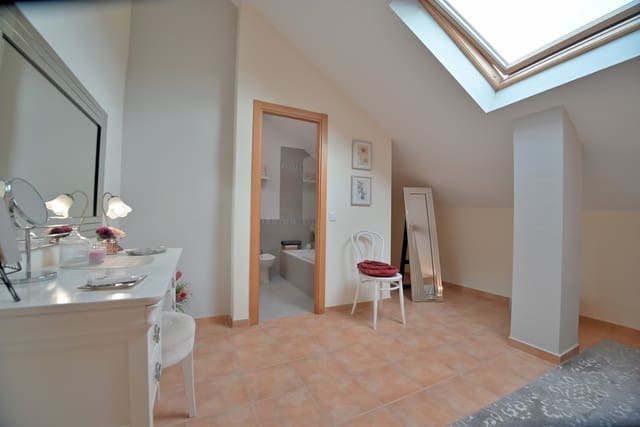 2 chambre Penthouse à vendre à Marbella - 425 000 € (Ref: 9470120)