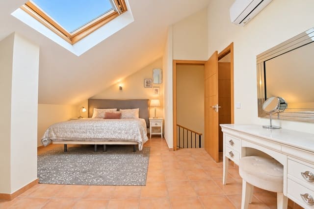 2 soveværelse Penthouse til salg i Marbella - € 399.995 (Ref: 9470120)