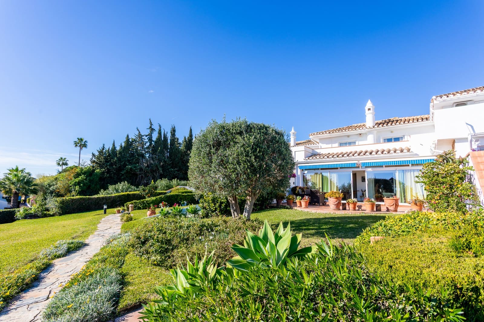 3 chambre Maison de Ville à vendre à Calahonda avec piscine garage - 719 000 € (Ref: 9471892)