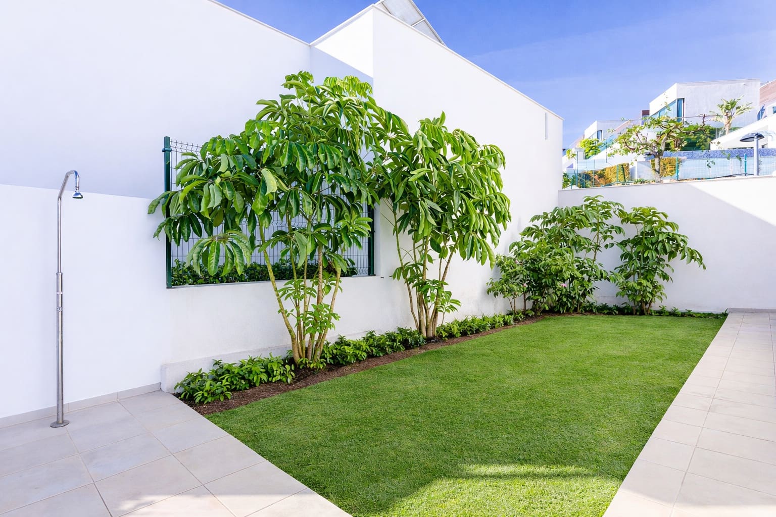 3 bedroom Villa for sale in La Cala de Mijas with pool garage - € 1,550,000 (Ref: 9473659)