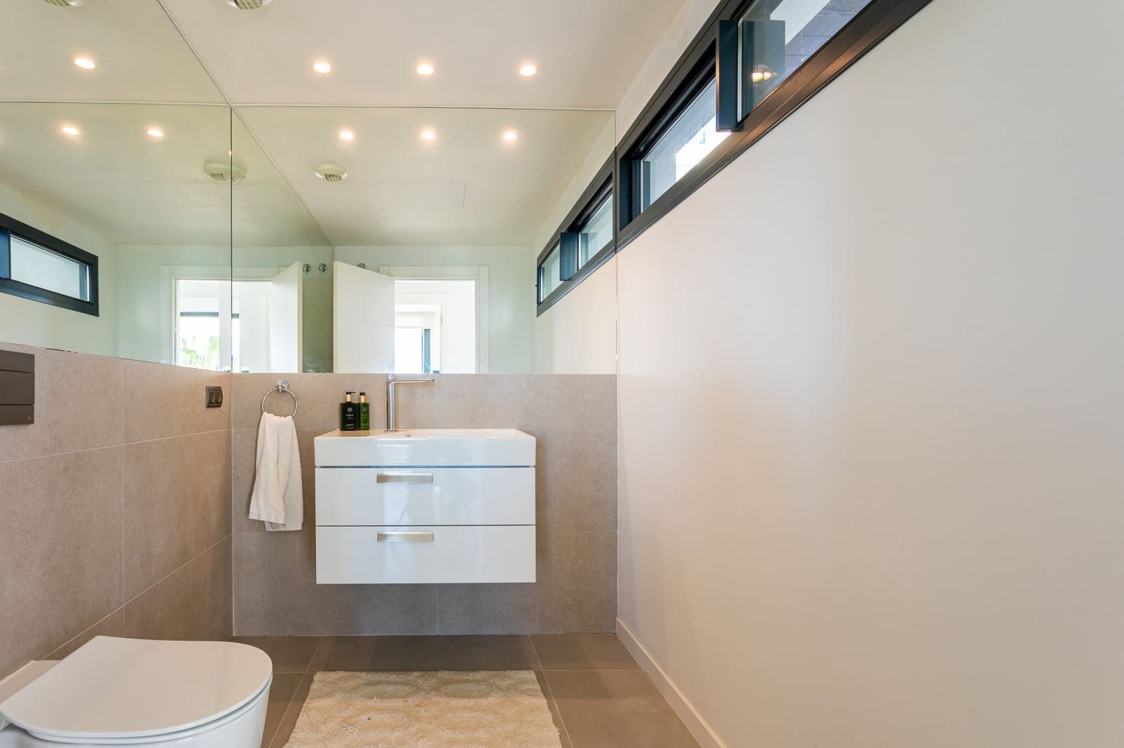 3 bedroom Villa for sale in La Cala de Mijas with pool garage - € 1,550,000 (Ref: 9473659)