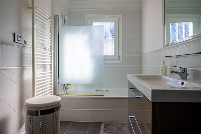 3 sovrum Villa till salu i Calahonda, Mijas med pool garage - 695 000 € (Ref: 9525947)