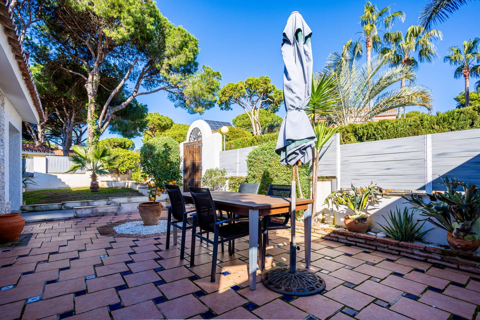 3 sovrum Villa till salu i Calahonda med pool garage - 695 000 € (Ref: 9525947)