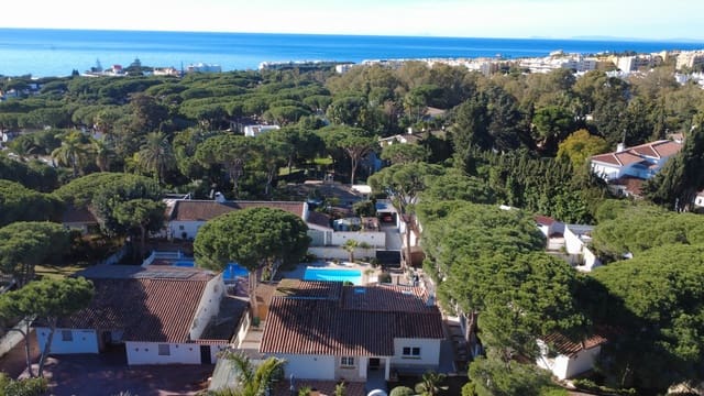 3 soveværelse Villa til salg i Calahonda, Mijas med swimmingpool garage - € 695.000 (Ref: 9525947)