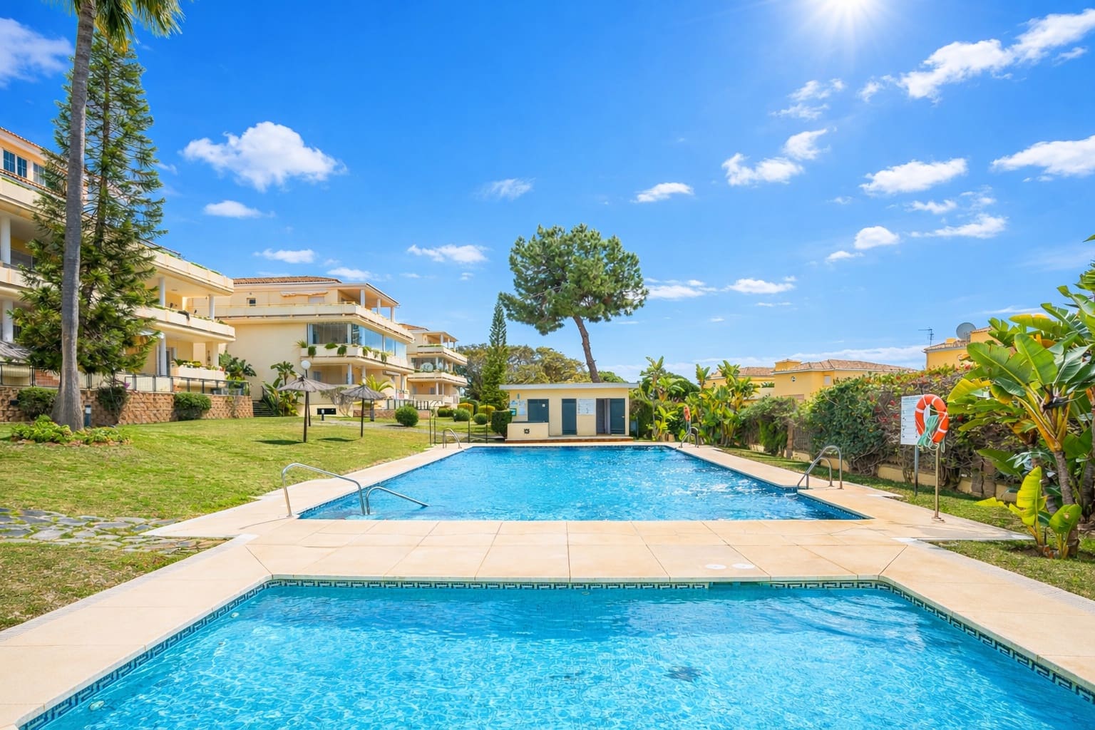 2 slaapkamer Appartement te koop in Marbella met zwembad garage - € 529.000 (Ref: 9567887)