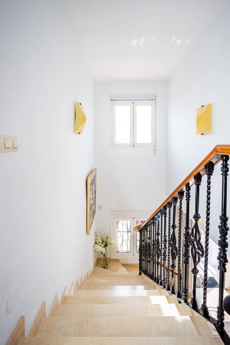 4 soverom Villa til salgs i Calahonda med svømmebasseng garasje - € 1 095 000 (Ref: 9570363)