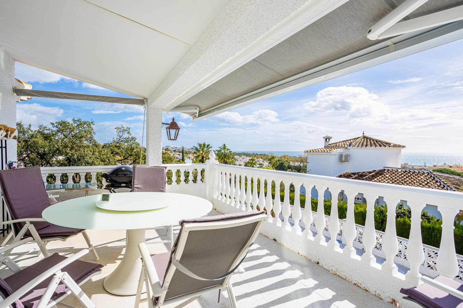 4 soverom Villa til salgs i Calahonda med svømmebasseng garasje - € 1 095 000 (Ref: 9570363)