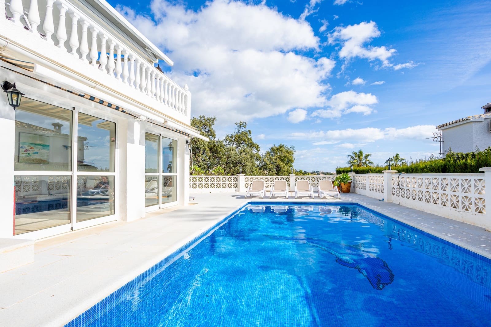 4 soverom Villa til salgs i Calahonda med svømmebasseng garasje - € 1 095 000 (Ref: 9570363)