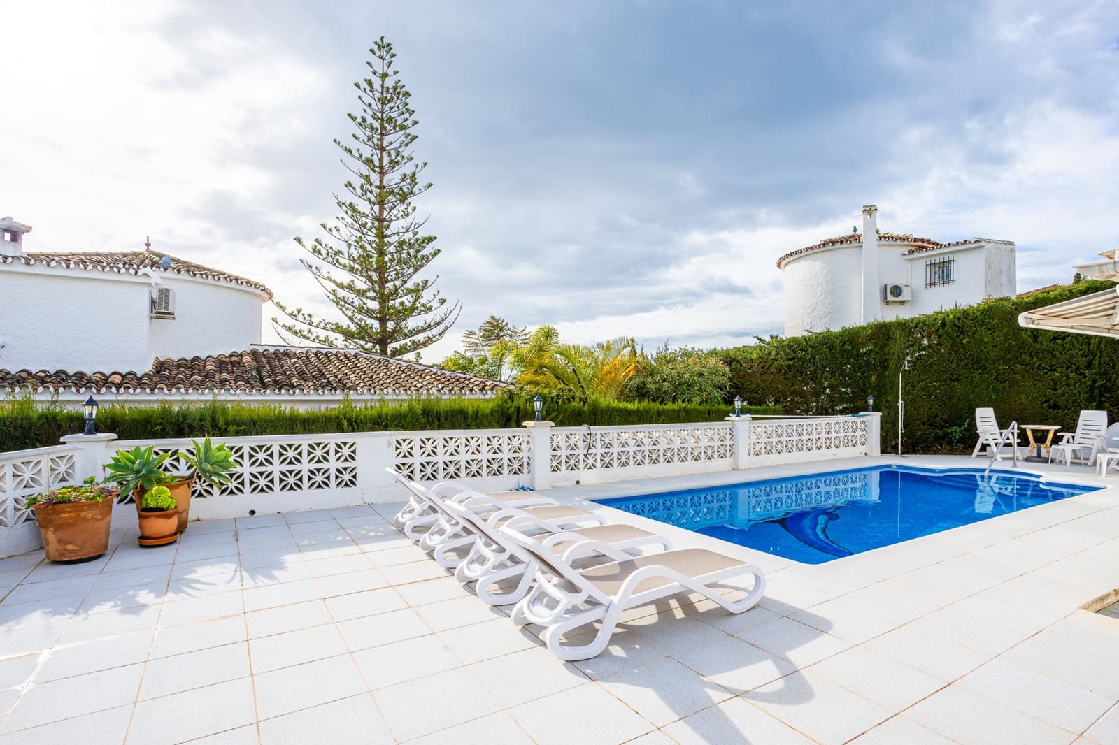 4 soverom Villa til salgs i Calahonda med svømmebasseng garasje - € 1 095 000 (Ref: 9570363)