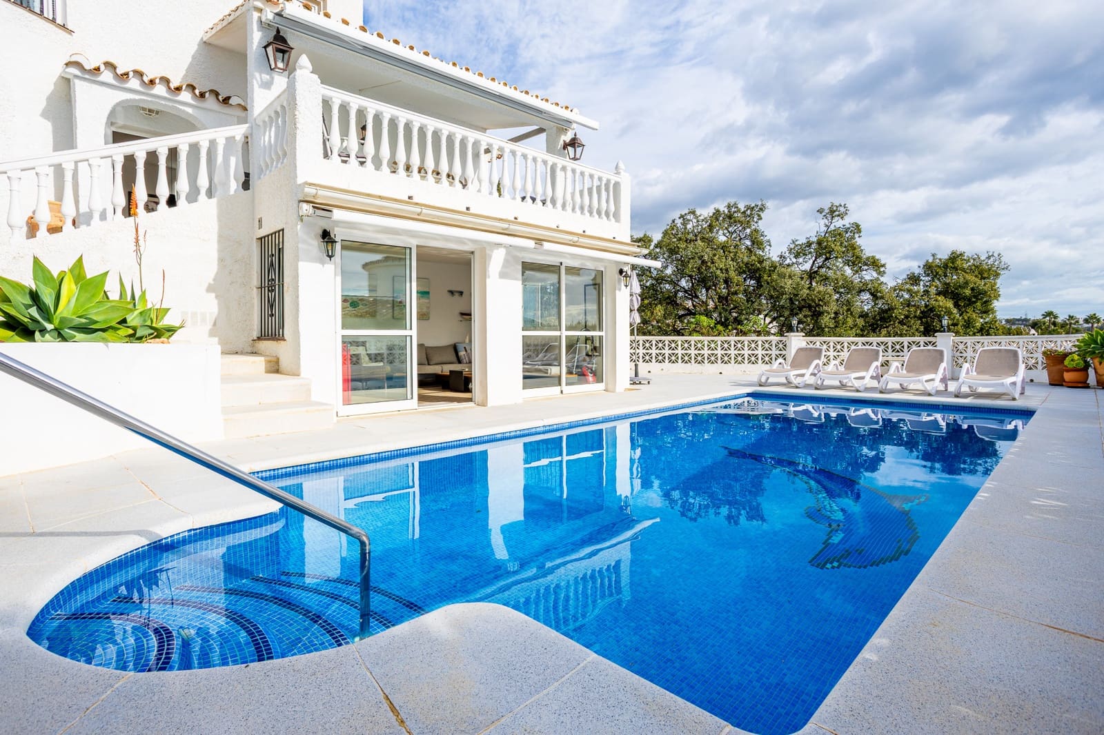 4 soverom Villa til salgs i Calahonda med svømmebasseng garasje - € 1 095 000 (Ref: 9570363)