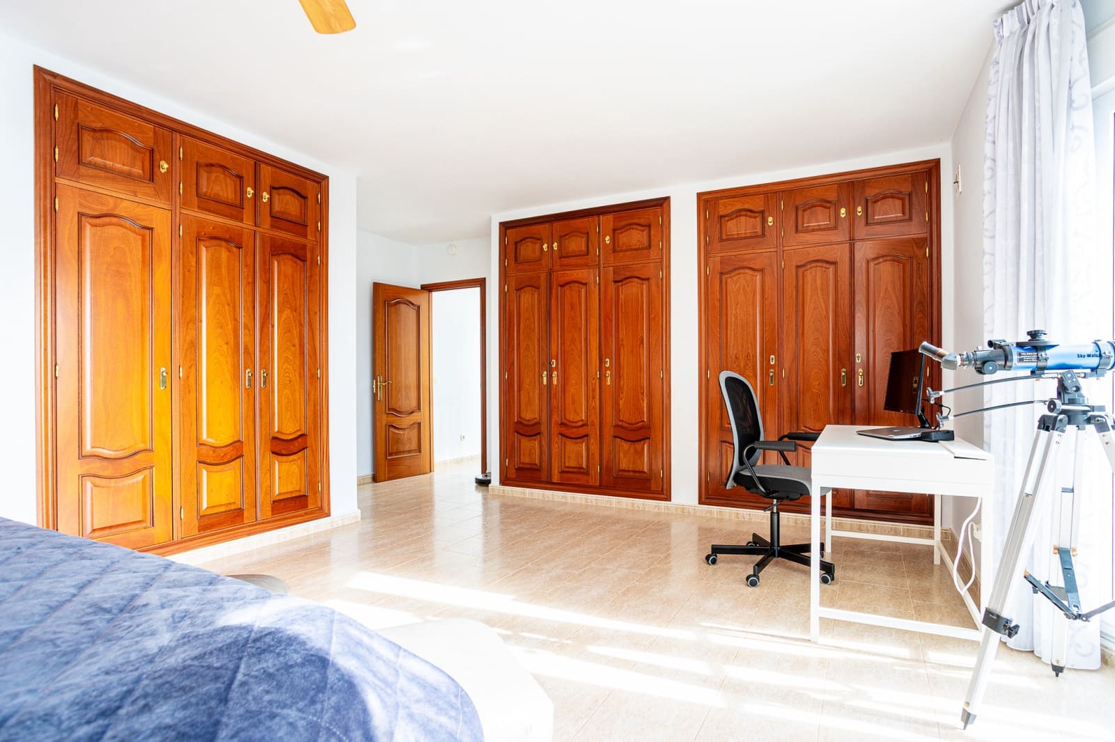 4 bedroom Villa for sale in Calahonda with pool garage - € 1,029,000 (Ref: 9570363)