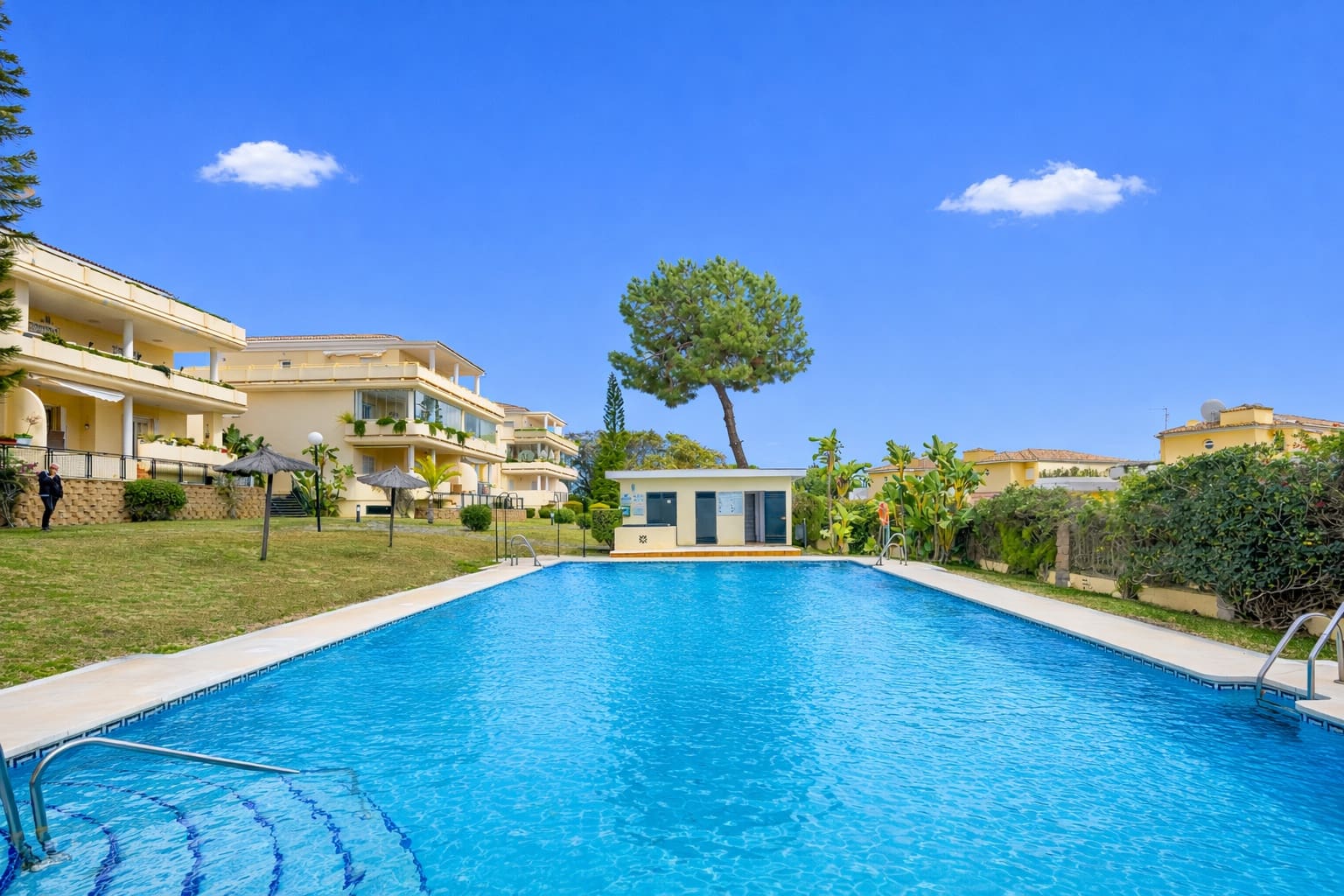 2 sypialnia Apartament na sprzedaż w Marbella z garażem - 525 000 € (Ref: 9585248)