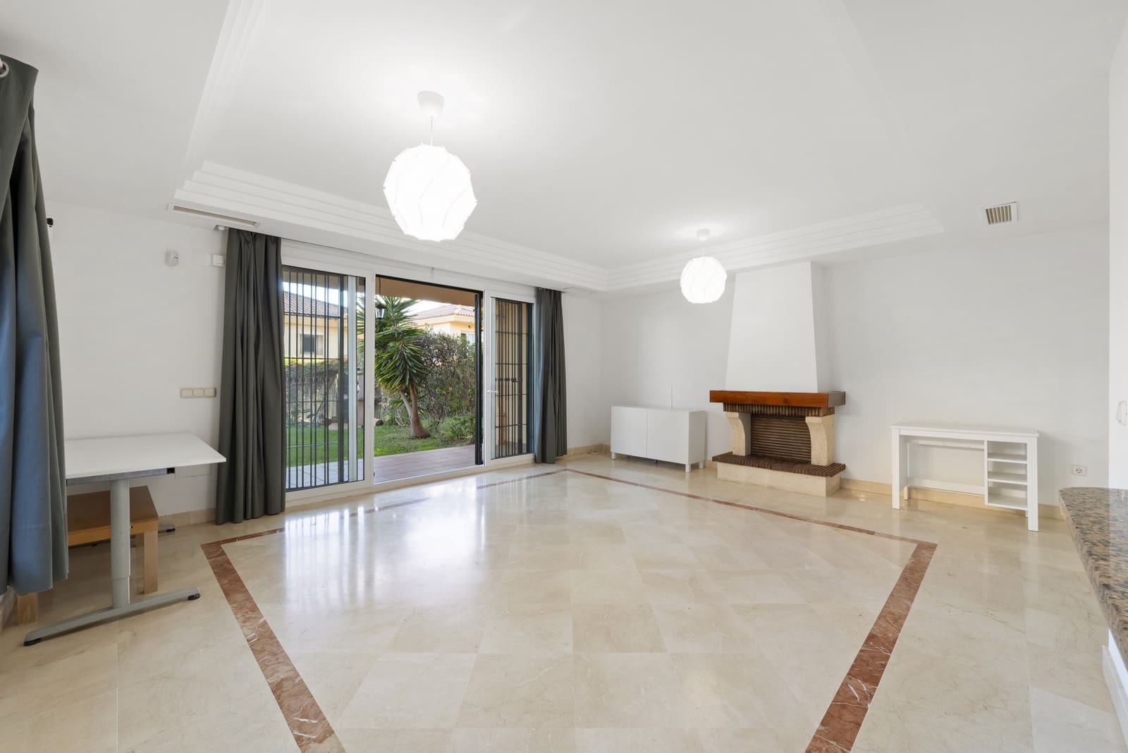 3 sovrum Semi-fristående Villa till salu i Riviera del Sol med pool garage - 525 000 € (Ref: 9604463)