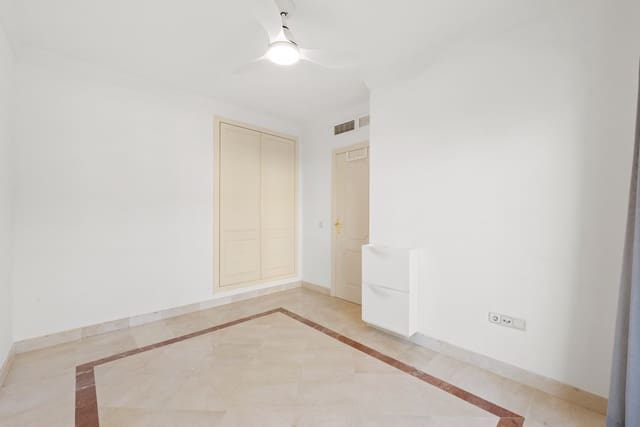 3 sovrum Semi-fristående Villa till salu i Riviera del Sol, Mijas med pool garage - 525 000 € (Ref: 9604463)