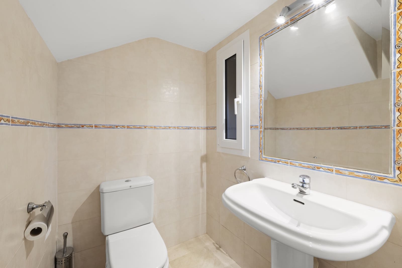 3 sovrum Semi-fristående Villa till salu i Riviera del Sol med pool garage - 525 000 € (Ref: 9604463)