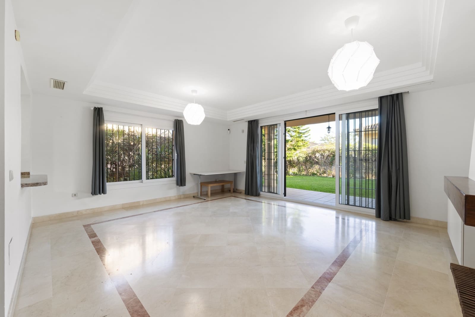 3 sovrum Semi-fristående Villa till salu i Riviera del Sol med pool garage - 525 000 € (Ref: 9604463)