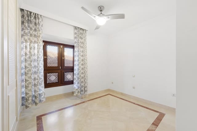 3 sovrum Semi-fristående Villa till salu i Riviera del Sol, Mijas med pool garage - 525 000 € (Ref: 9604463)