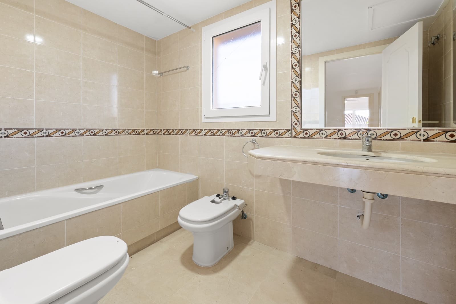 3 sypialnia Dom blizniak na sprzedaż w Riviera del Sol z basenem garażem - 525 000 € (Ref: 9604463)