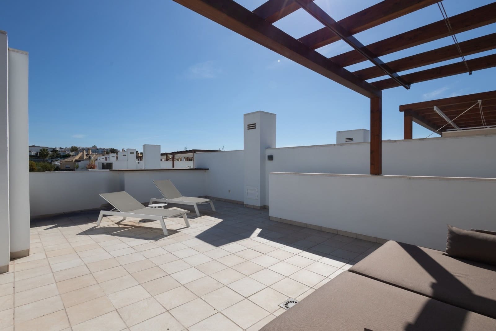 4 soveværelse Byhus til salg i Mijas Costa med swimmingpool garage - € 780.000 (Ref: 9607026)