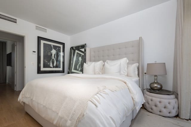 4 soveværelse Byhus til salg i Mijas Costa, Mijas med swimmingpool garage - € 780.000 (Ref: 9607026)