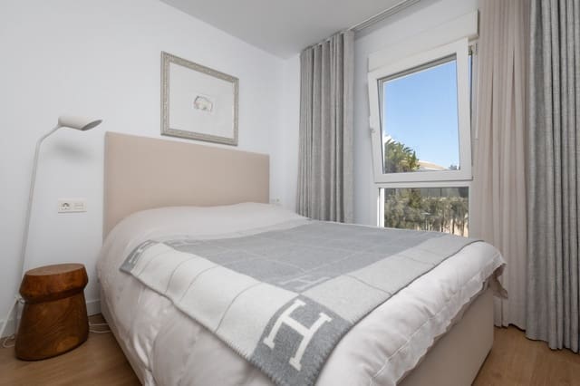 4 soveværelse Byhus til salg i Mijas Costa, Mijas med swimmingpool garage - € 780.000 (Ref: 9607026)