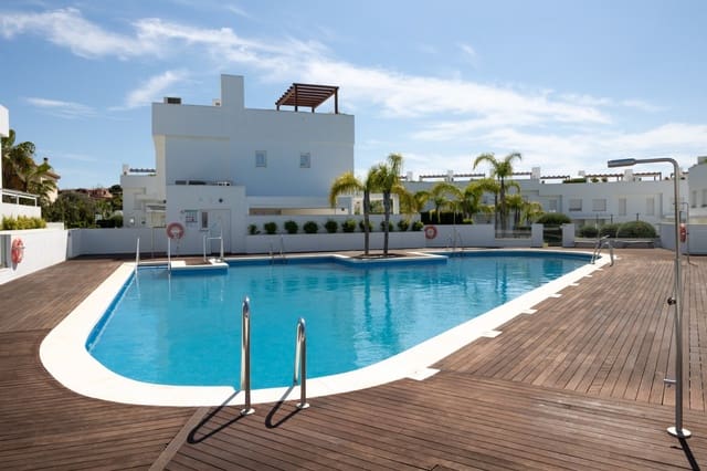 4 soveværelse Byhus til salg i Mijas Costa, Mijas med swimmingpool garage - € 780.000 (Ref: 9607026)