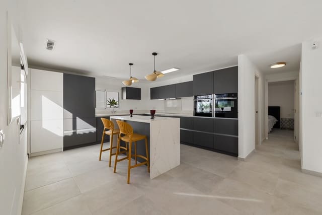 4 Zimmer Villa zu verkaufen in Mijas Costa, Mijas mit Pool Garage - 849.000 € (Ref: 9618852)