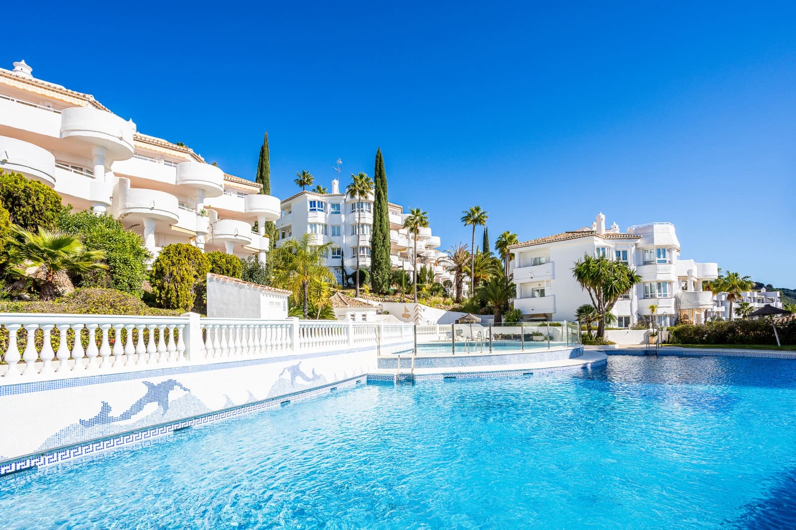 Apartamento de 2 habitaciones en Calahonda en venta con piscina garaje - 310.000 € (Ref: 9625084)