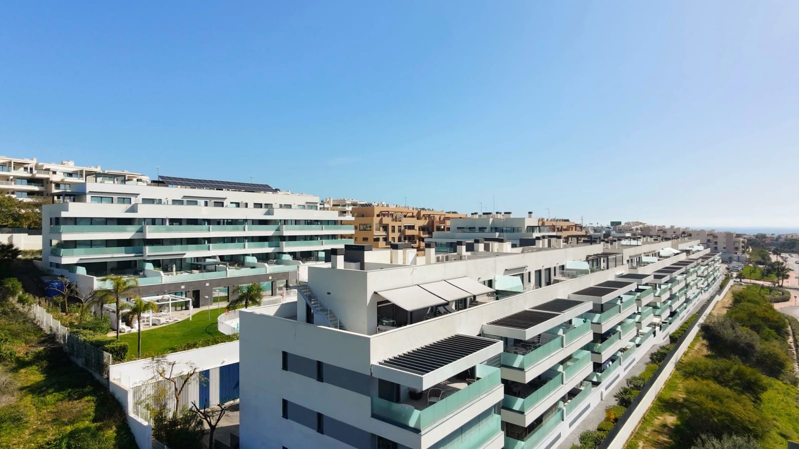 3 chambre Penthouse à vendre à La Cala de Mijas avec piscine garage - 1 150 000 € (Ref: 9643643)