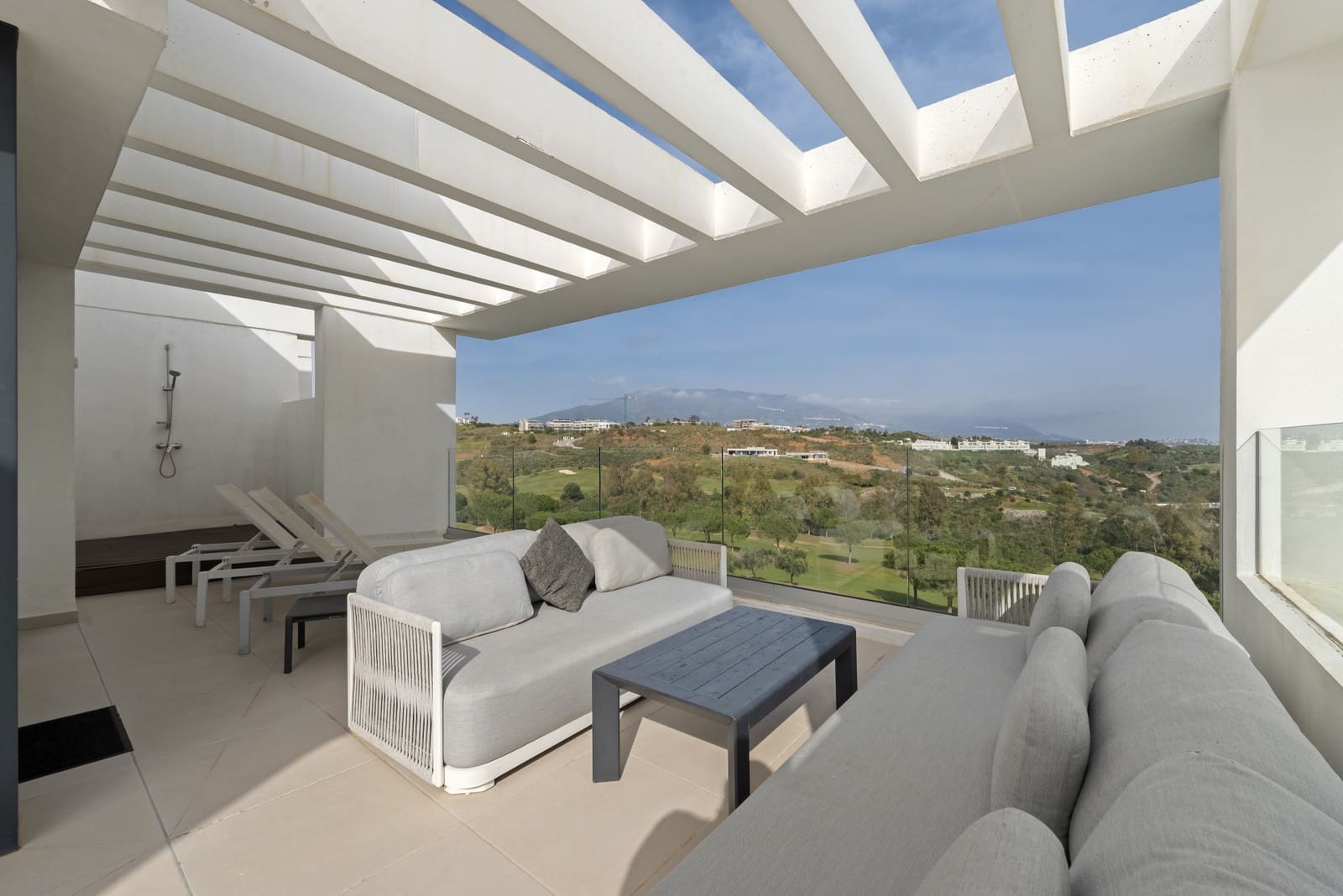 3 bedroom Penthouse for sale in Mijas Costa with pool garage - € 725,000 (Ref: 9643644)