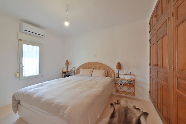 3 soveværelse Villa til salg i Calahonda, Mijas med swimmingpool garage - € 645.000 (Ref: 9646746)