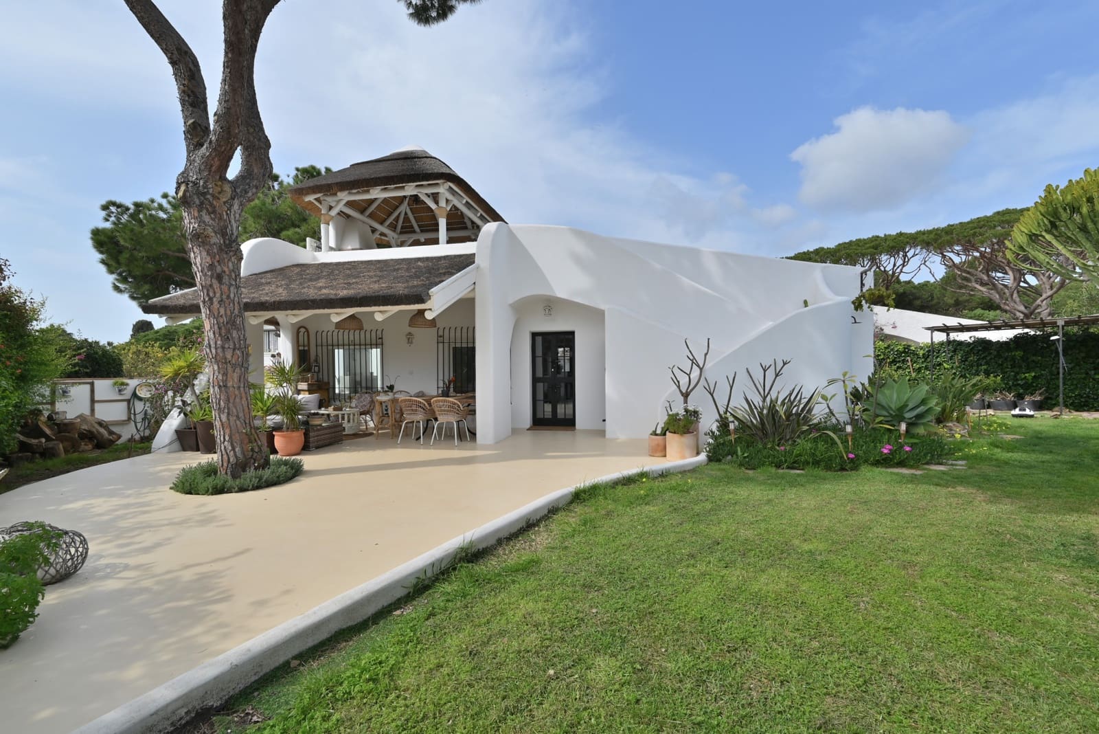 3 soveværelse Villa til salg i Calahonda med swimmingpool garage - € 645.000 (Ref: 9646746)