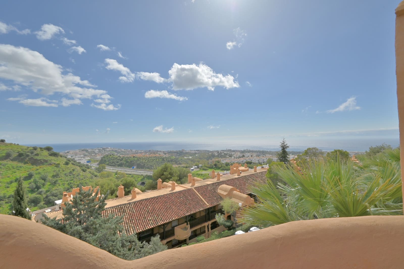 3 makuuhuone Kattohuoneisto myytävänä paikassa Calahonda mukana uima-altaan 
autotalli - 470 000 € (Ref: 9654510)