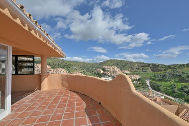 3 makuuhuone Kattohuoneisto myytävänä paikassa Calahonda, Mijas mukana uima-altaan 
autotalli - 470 000 € (Ref: 9654510)